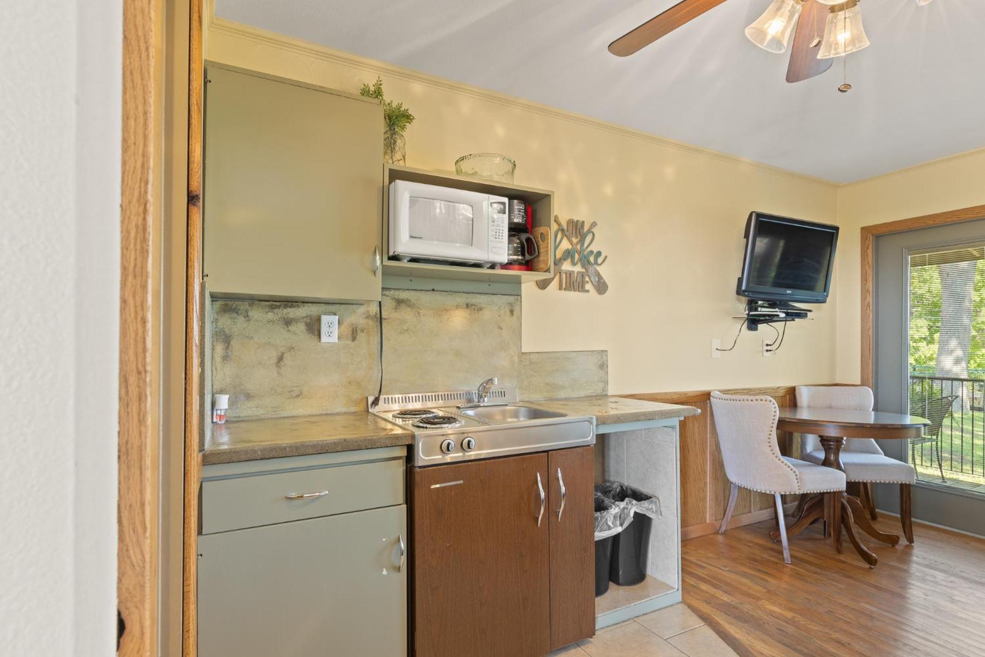 Roadrunner Inn And Log Cabins ยูเรกาสปริงส์ ภายนอก รูปภาพ