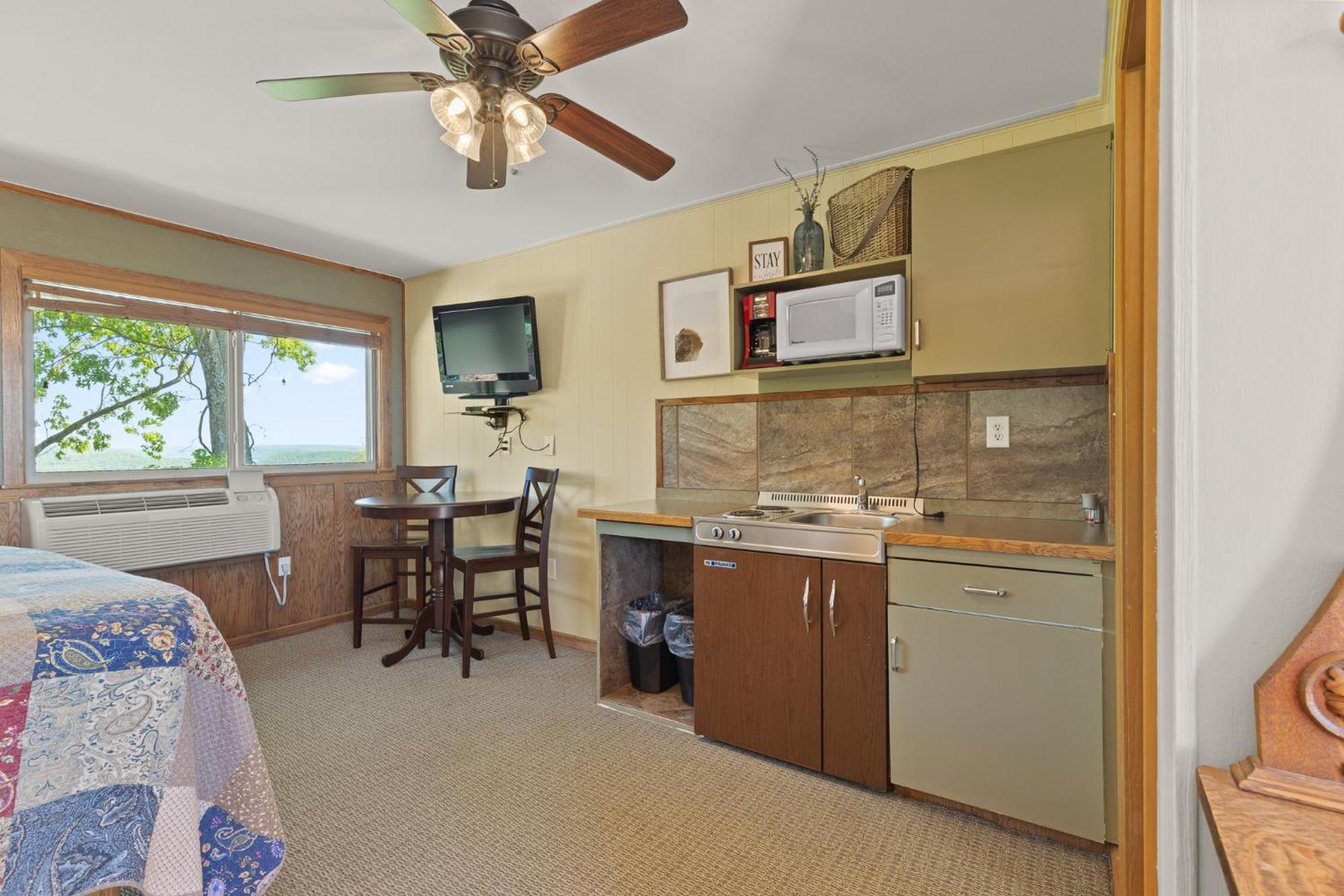 Roadrunner Inn And Log Cabins ยูเรกาสปริงส์ ภายนอก รูปภาพ